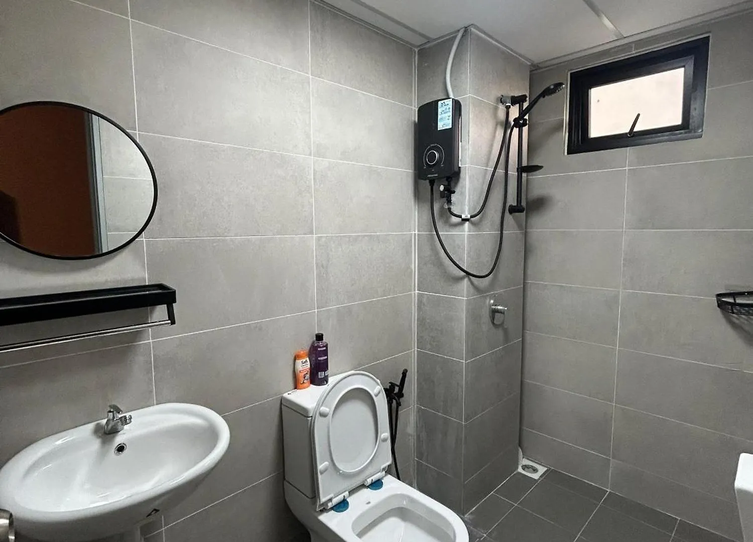 Atenza Homestay Residensi Klia Condominium, 4 Bedrooms 3 Bathrooms , Near Klia And Sepang F1 Nilai 0*,  Malaysia