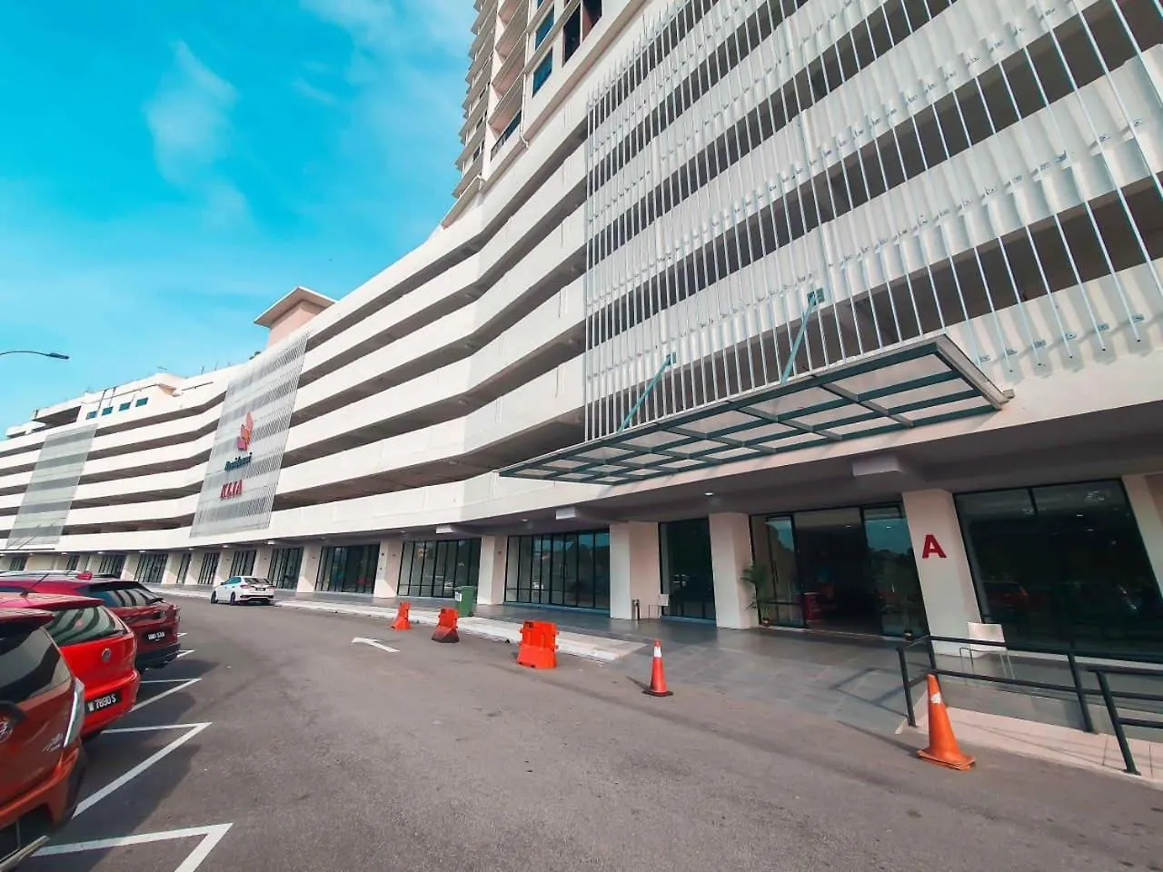 Atenza Homestay Residensi Klia Condominium, 4 Bedrooms 3 Bathrooms , Near Klia And Sepang F1 Nilai Apartment