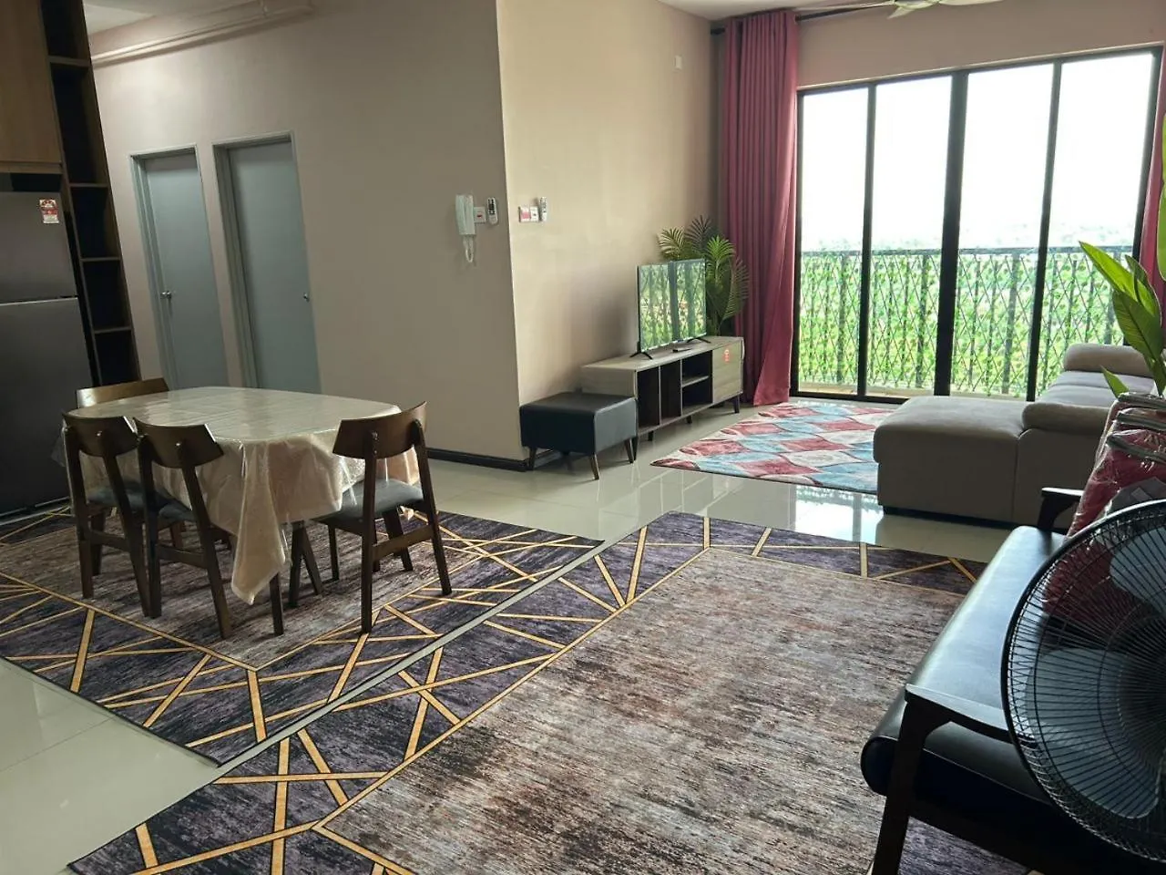 Apartment Atenza Homestay Residensi Klia Condominium, 4 Bedrooms 3 Bathrooms , Near Klia And Sepang F1 Nilai Malaysia